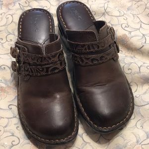 Born BOC leather clogs
